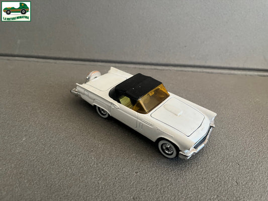 Voiture Miniature Ford Thunderbird Corgi Made in GT Britain au 1/35 1/36