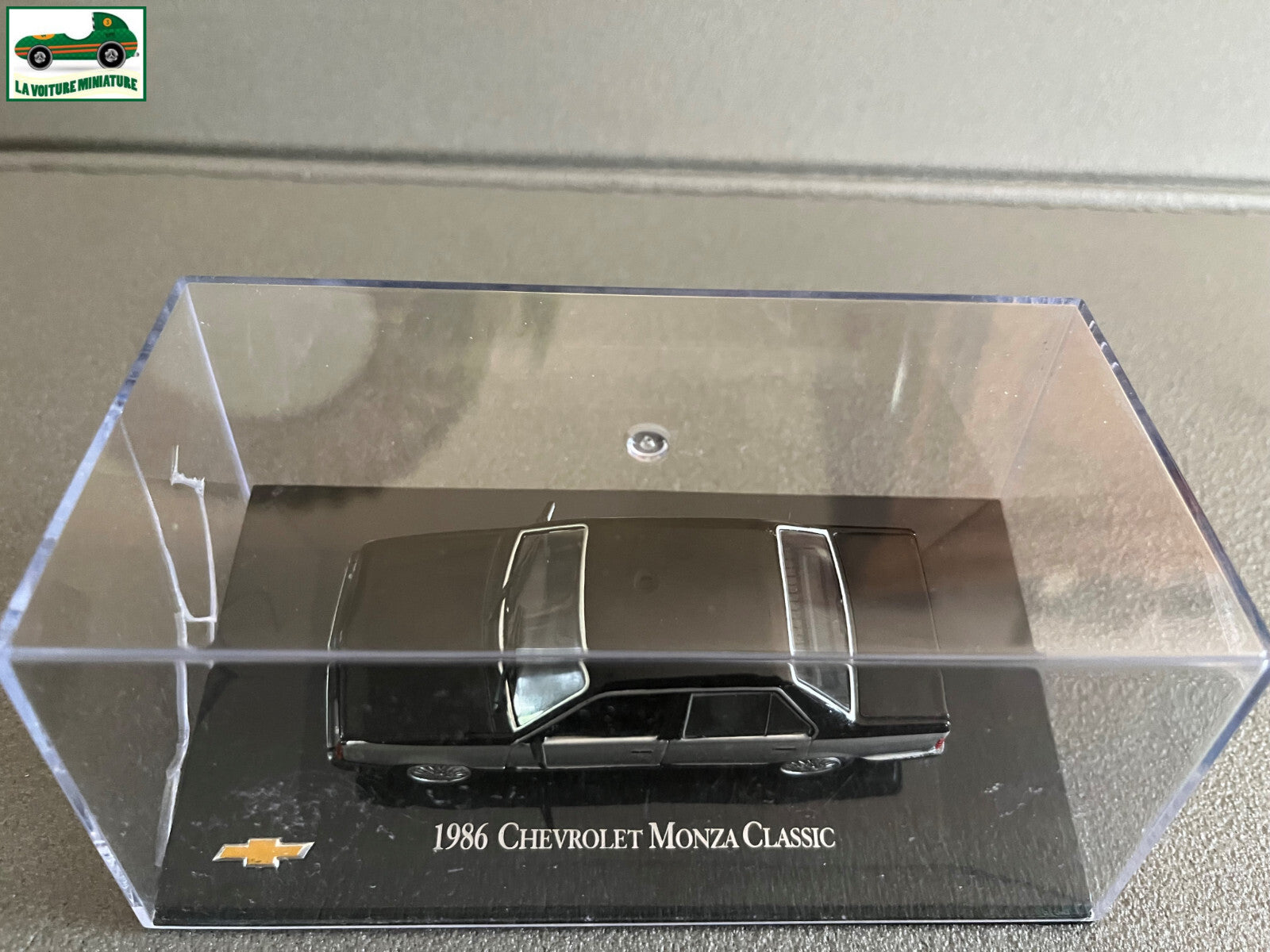Voiture miniature Américaine Chevrolet Monza Classic 1986 au 1/43