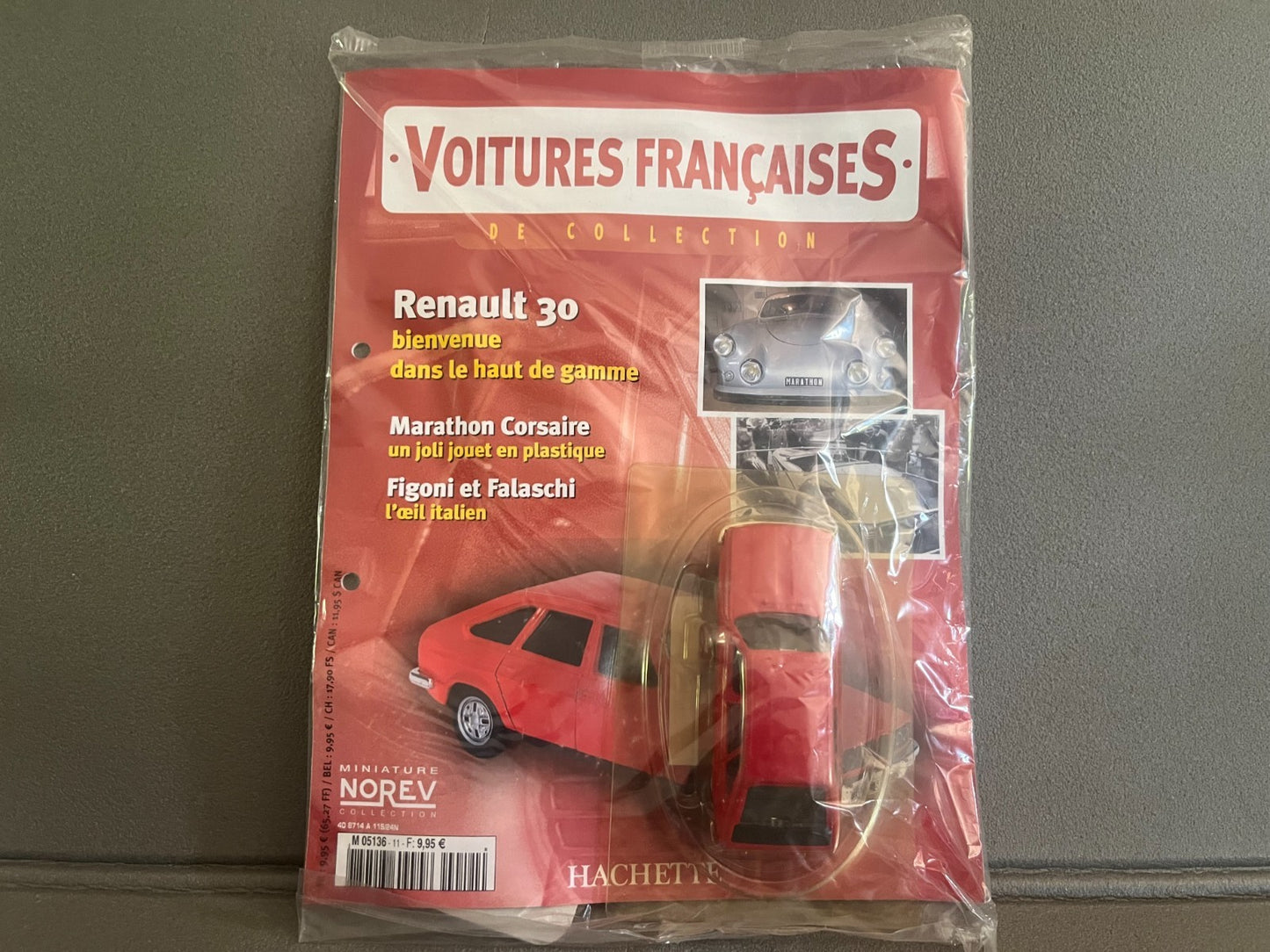 Voiture miniature Renault 30 Norev Hachette + Fascicule au 1/43