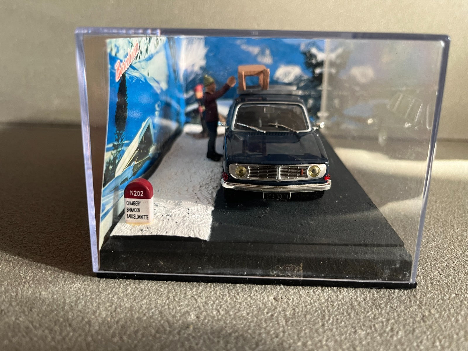 Voiture Miniature Volvo 144 Etape 4 La Route Bleue RN7 1/43