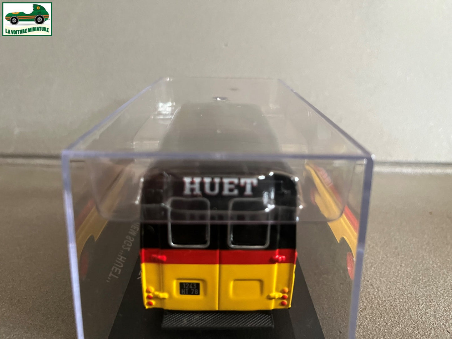 Voiture Miniature Camion Publicitaire Saviem SG2 Huet au 1/43