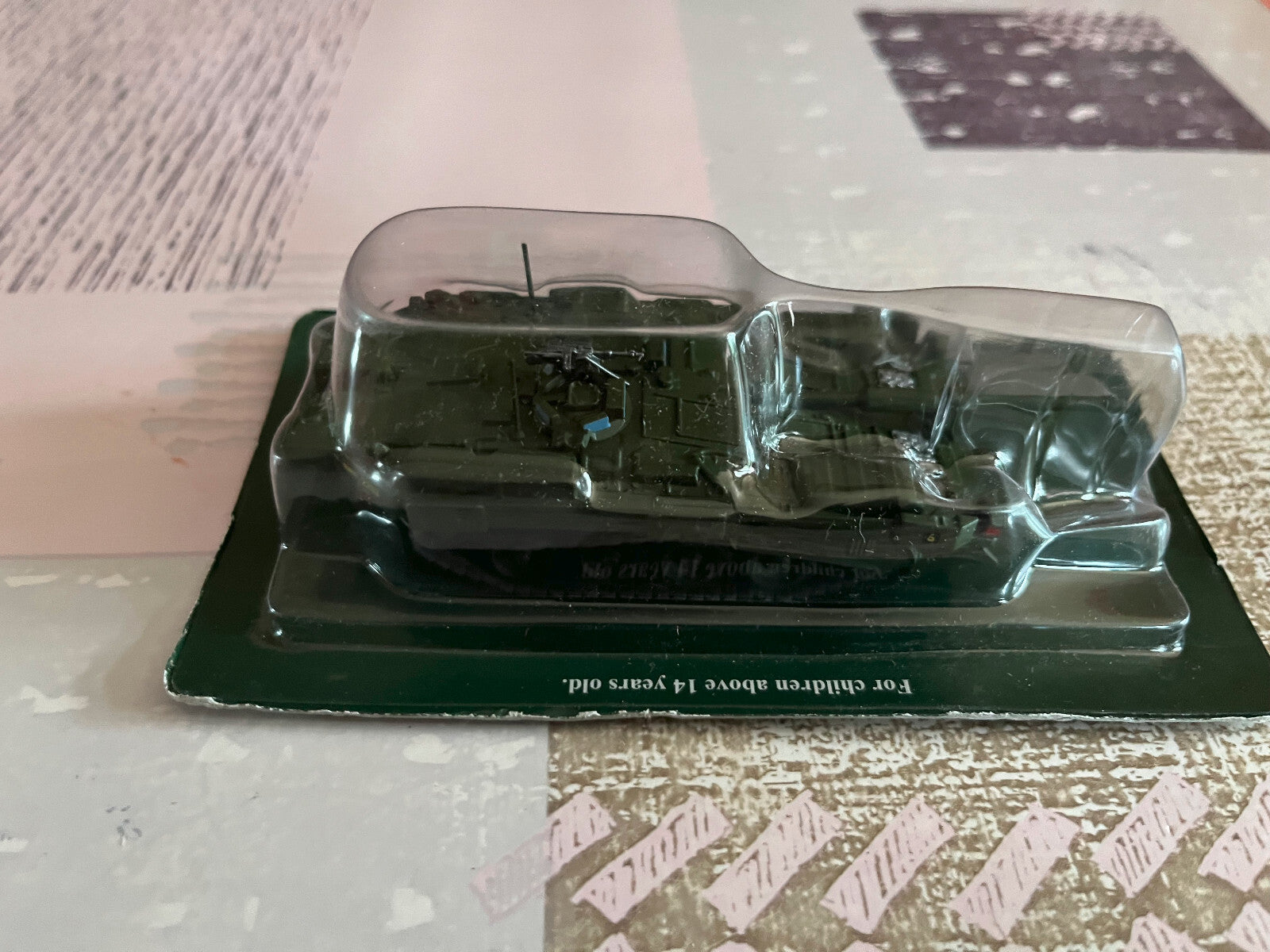 Miniature Militaire Char soviétique Strv 103b au 1/72