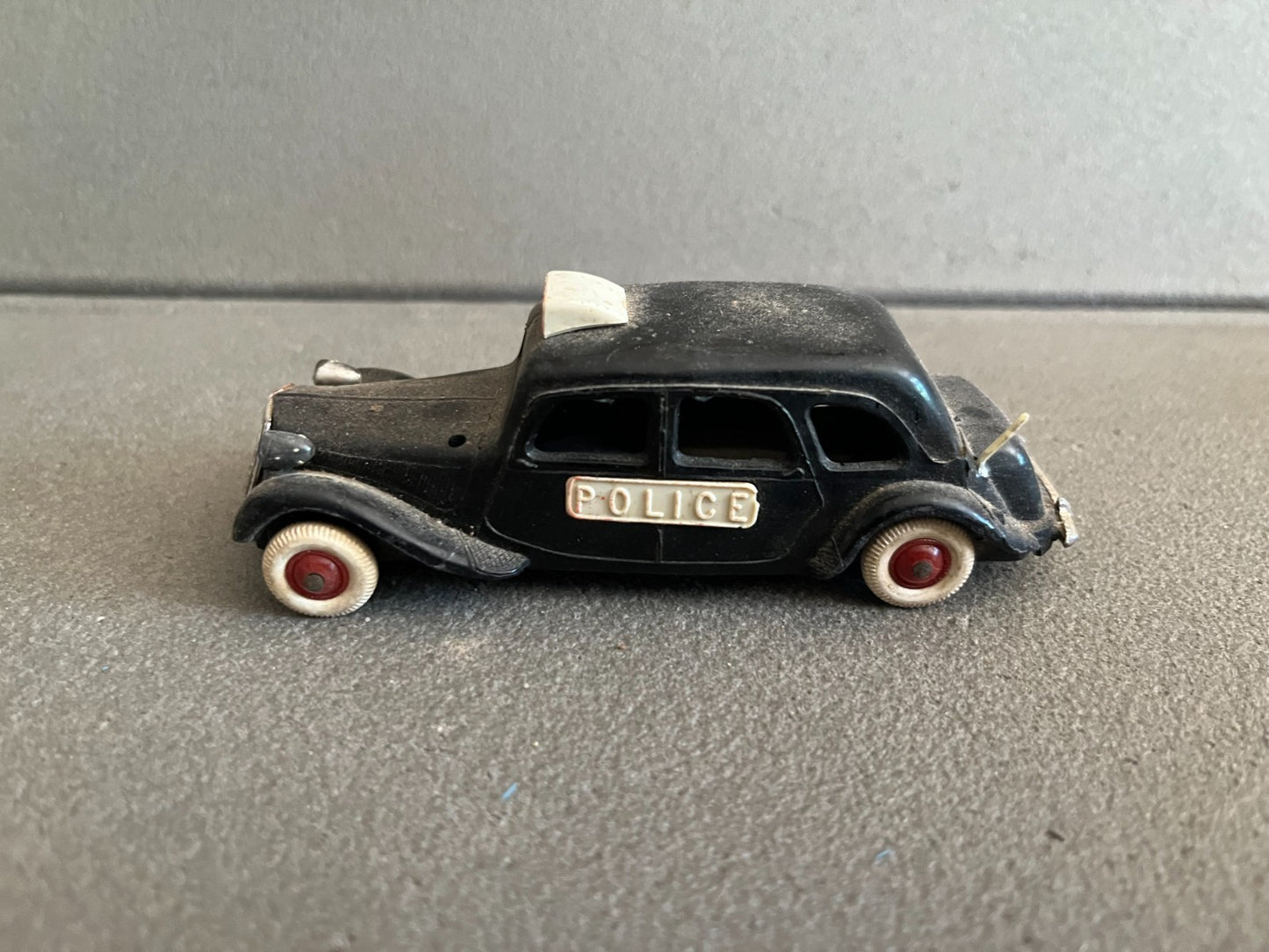 Ancienne Voiture Miniature Citroen 15 Six Police Norev Plastique France Epave