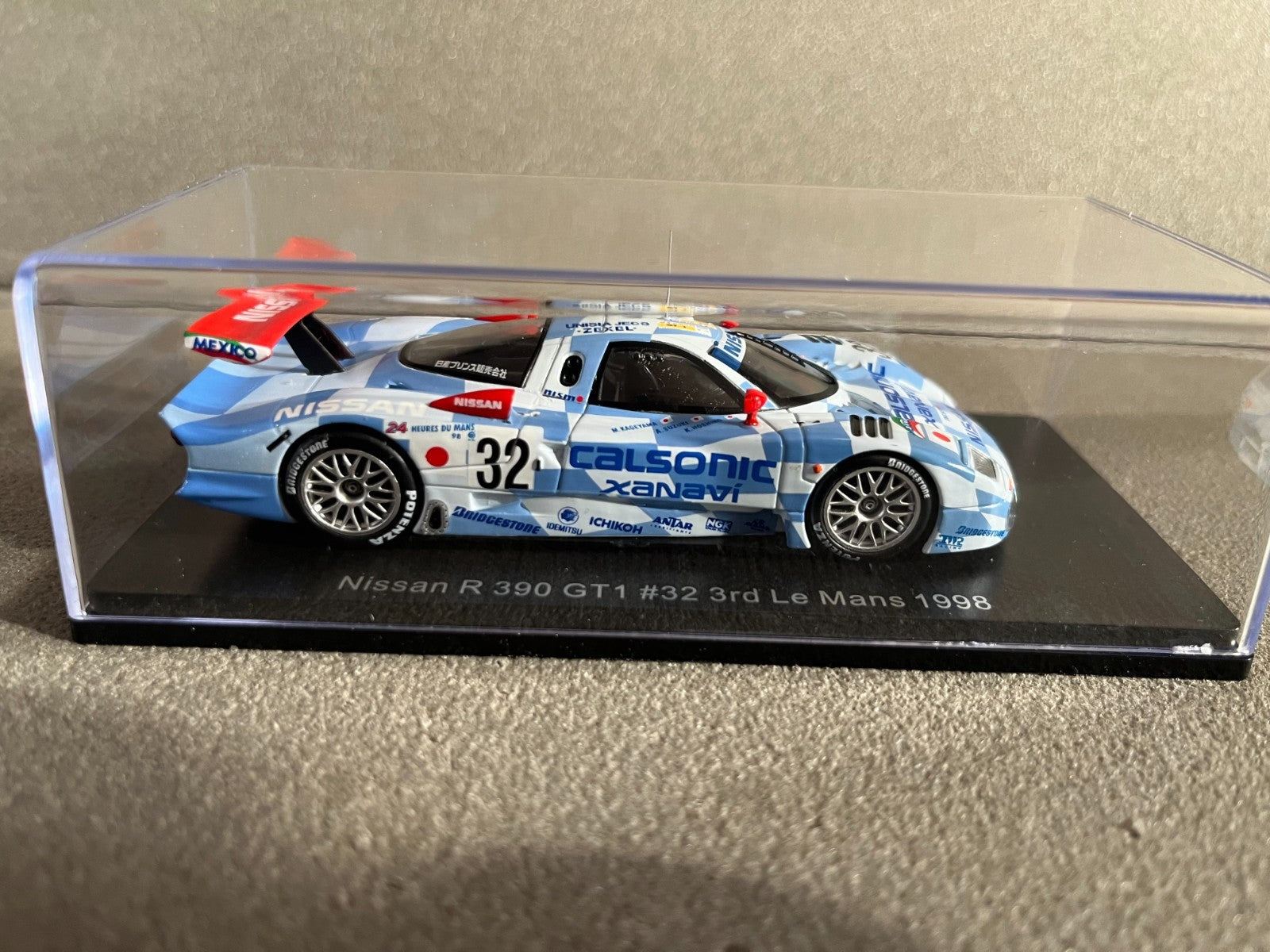 Voiture Miniature Nissans R 390 GT1 Le Mans 1998 Spark Hachette 1/43