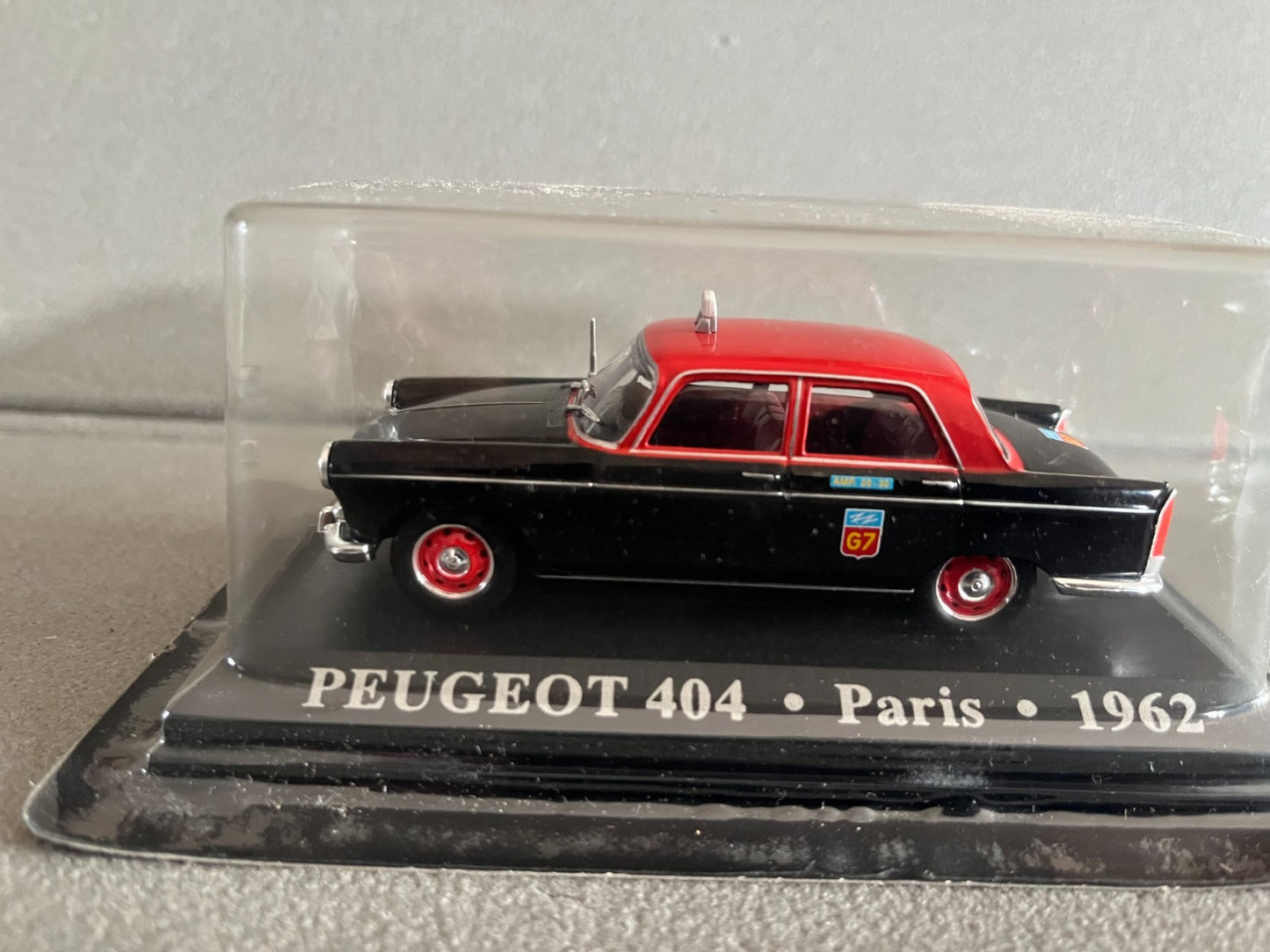 Voiture Miniature Peugeot 404 Paris 1962 Taxi Du Monde au 1/43 Altaya