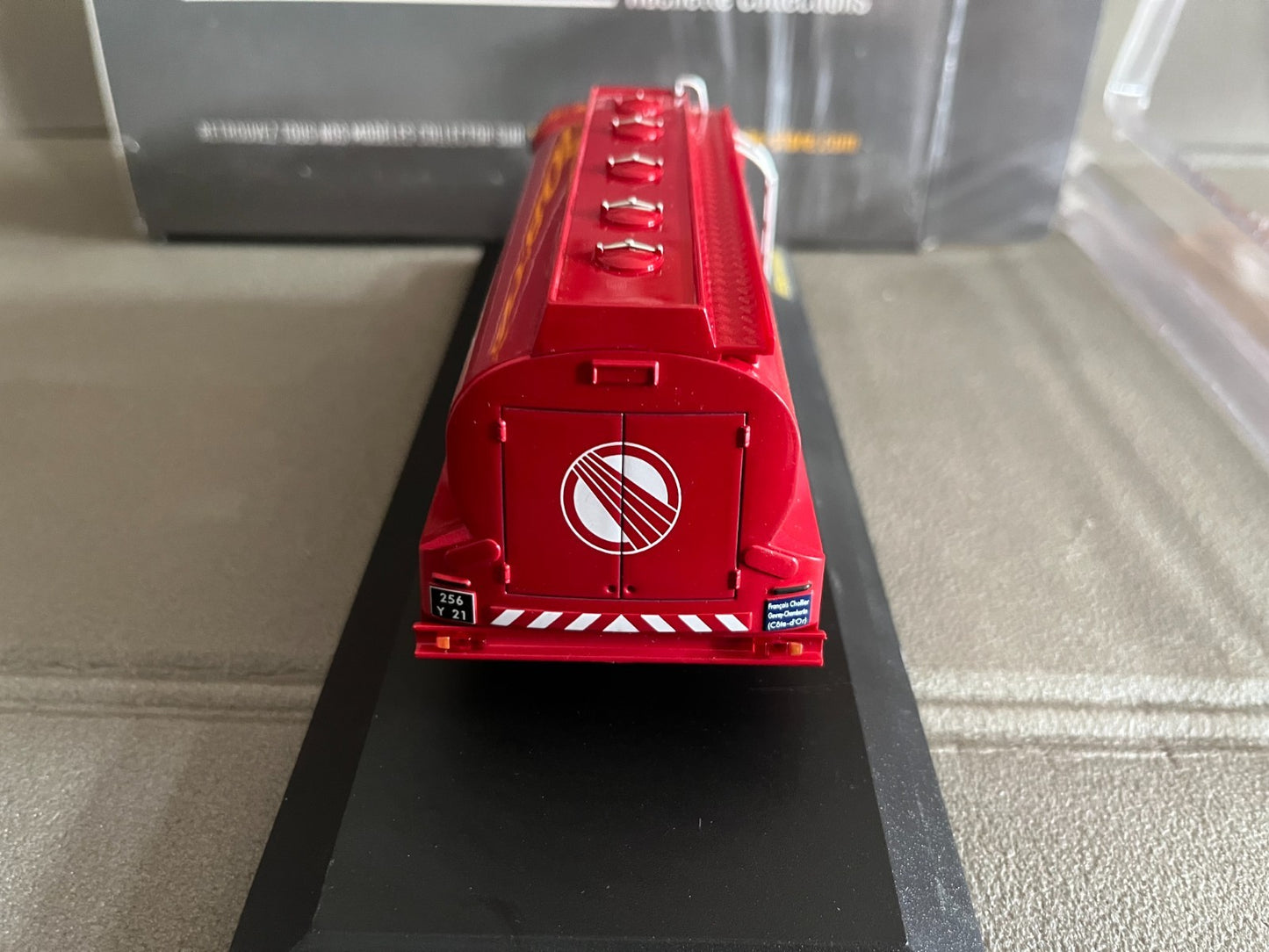 Voiture miniature Camion Citerne Renault Stelline Les Introuvables Hachette 1/43