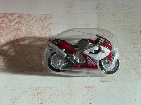Moto miniature Yamaha YZF Motos à Collectionner Maisto Altaya au 1/18