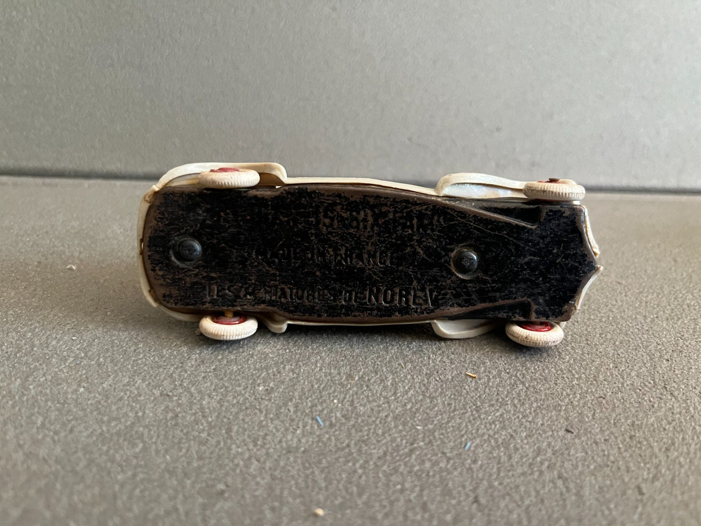 Ancienne Voiture Miniature Citroen Traction 15 Six Norev Plastique France Epave
