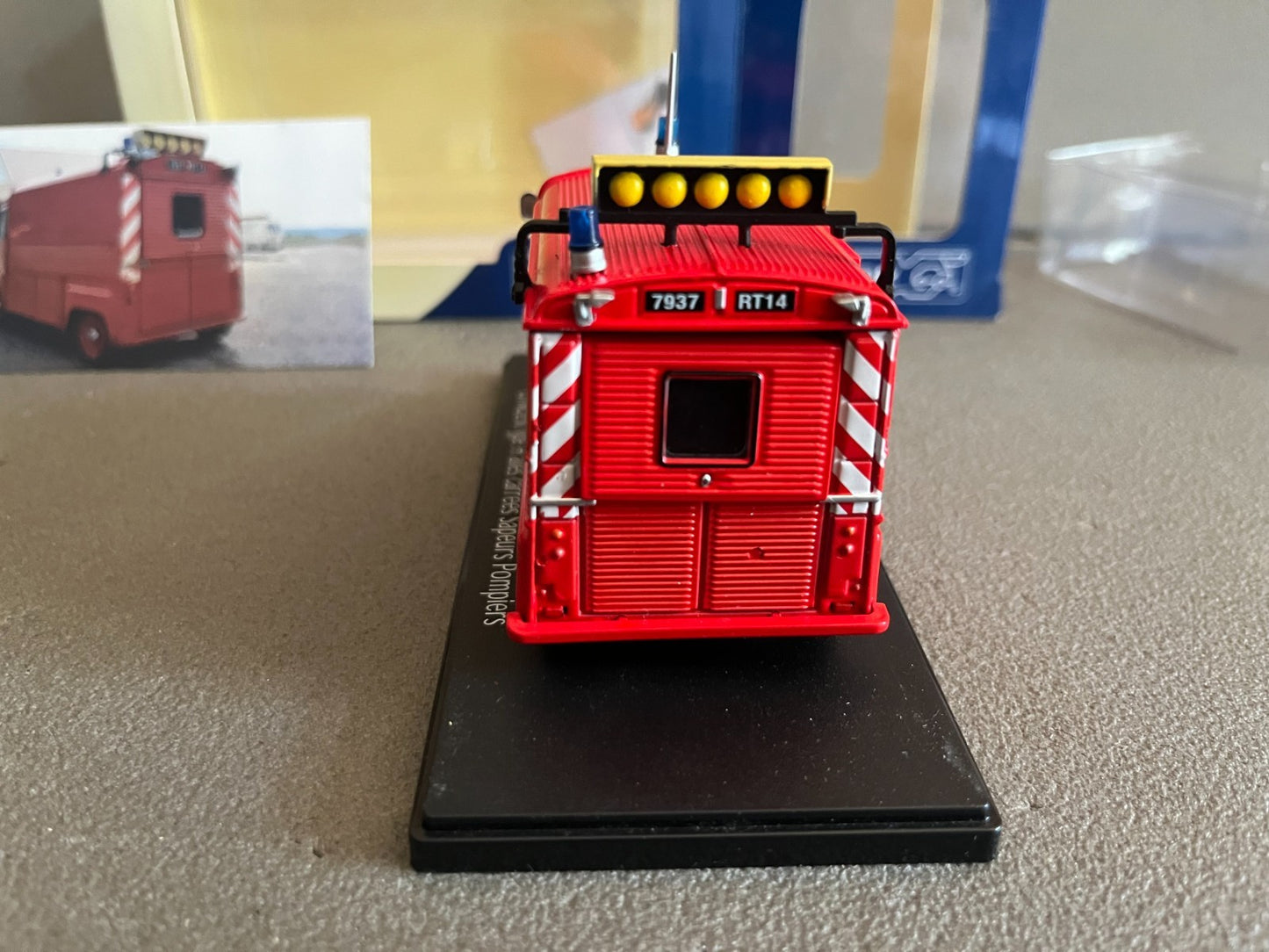 Voiture Miniature Camion Pompiers Citroen Type H ailes carrées Eligor au 1/43