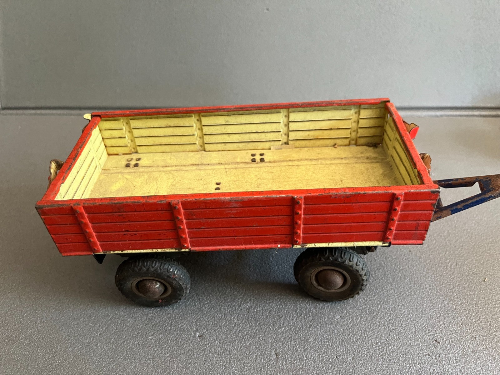 Jouet Ancien Voiture Miniature Tôle Remorque Gama Incomplet
