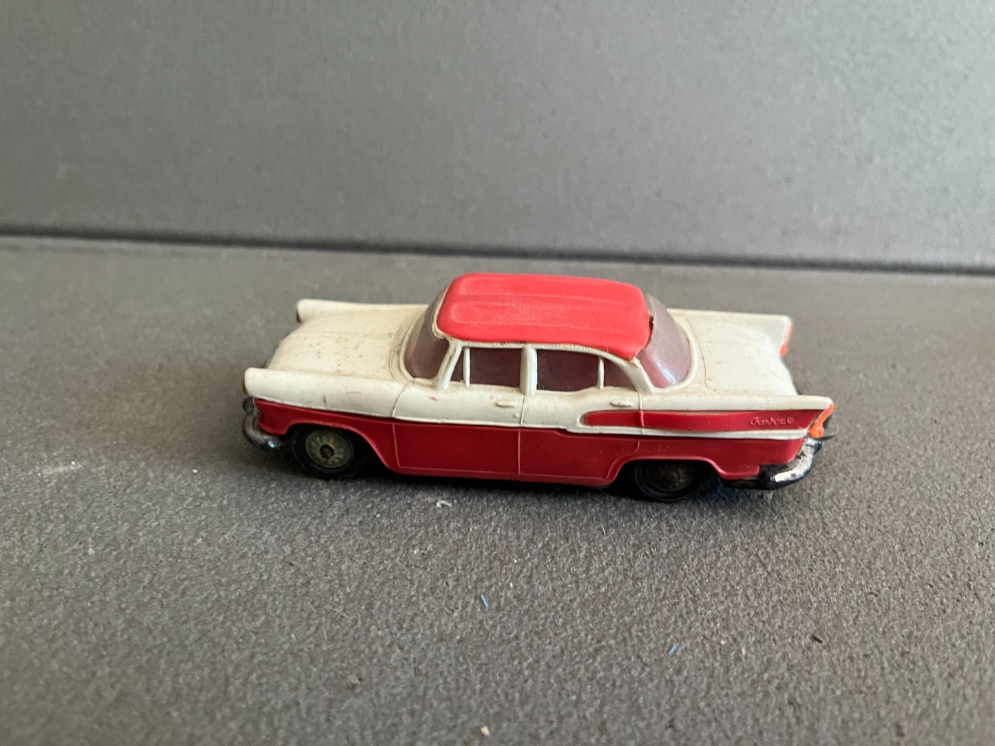 Ancienne Voiture Miniature Simca Chambord Norev Plastique France Epave