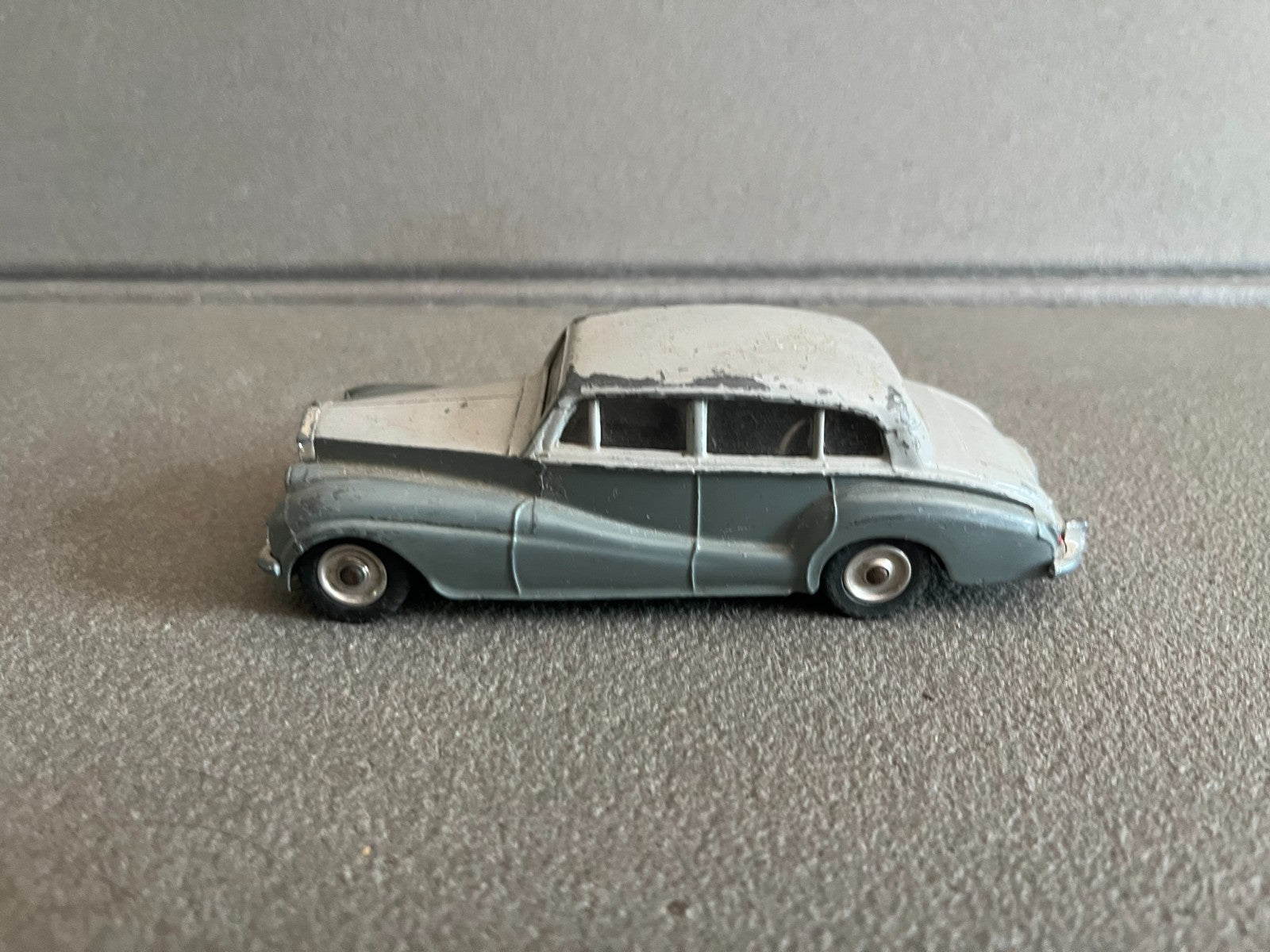 Ancienne Miniature Voiture Rolls Royce Silver Wraith Dinky Toys Meccano England