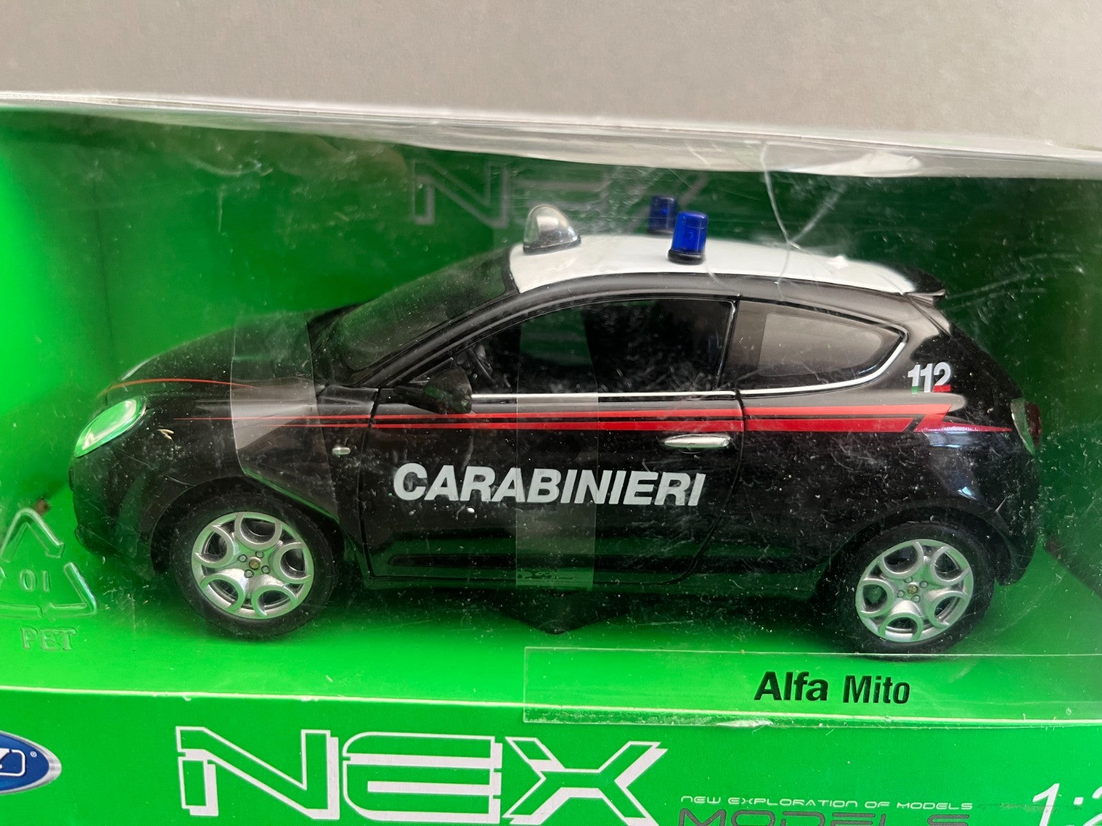 Voiture miniature Alfa Romeo Mito Carabinieri Welly au 1/24
