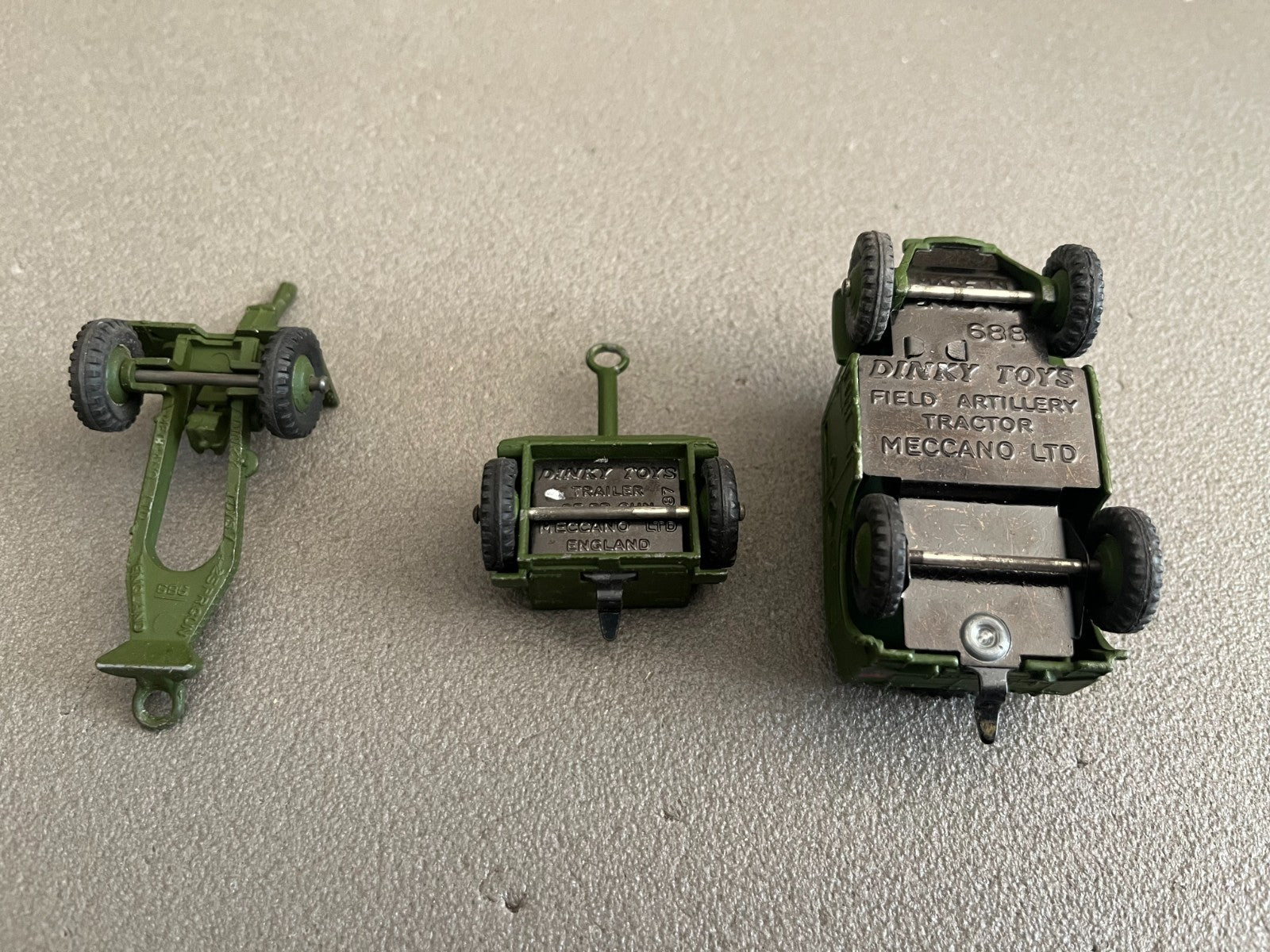 Ancienne Voiture miniature Militaire Field Artillery Tractor Dinky Toys 688 UK