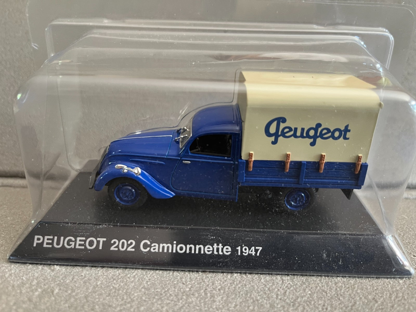 Voiture Miniature Peugeot 202 Camionnette 1947 Norev Hachette 1/43