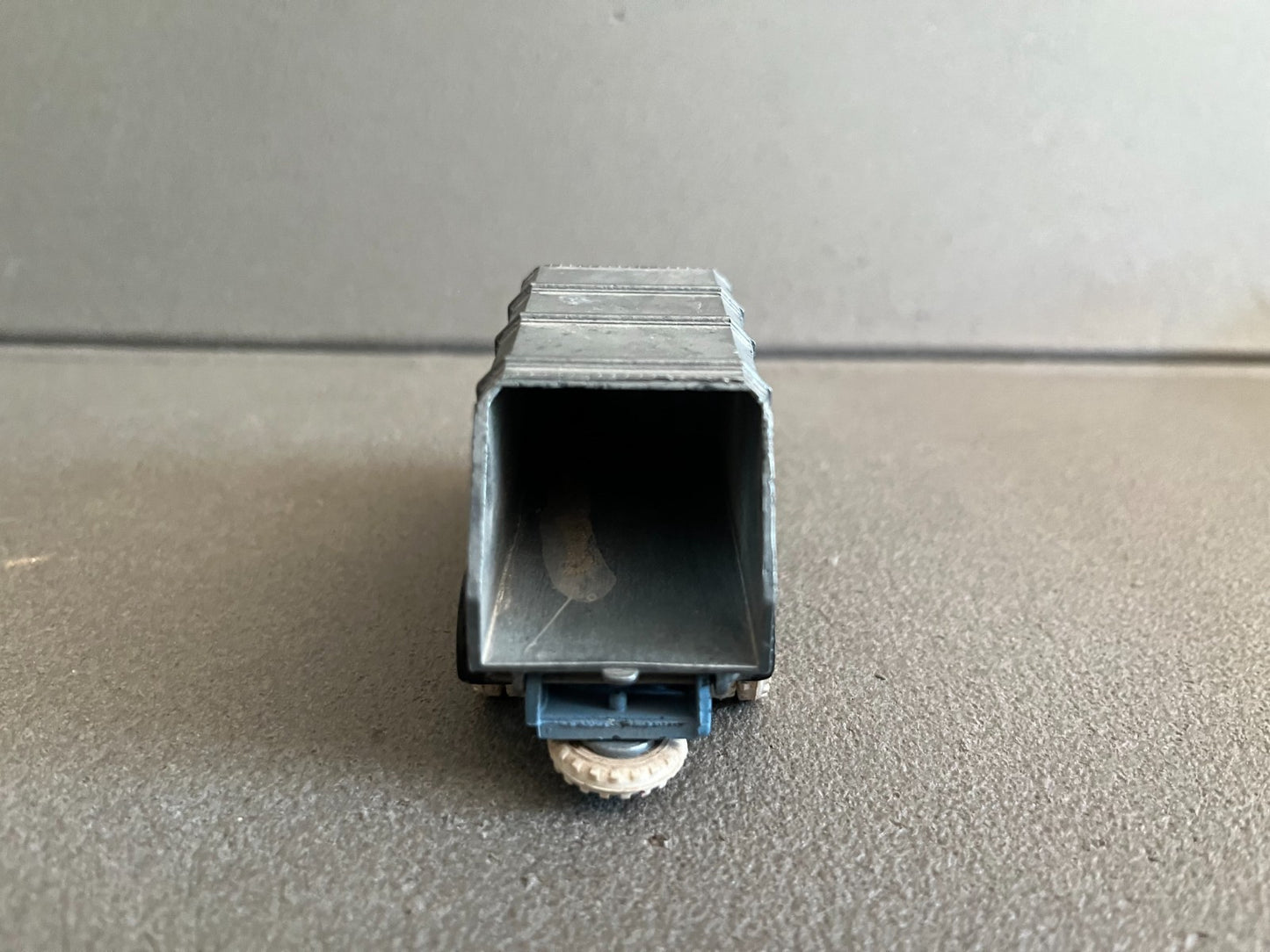 Ancienne Miniature Camion Benne à Ordures Berliet GAK France Jouets Epave