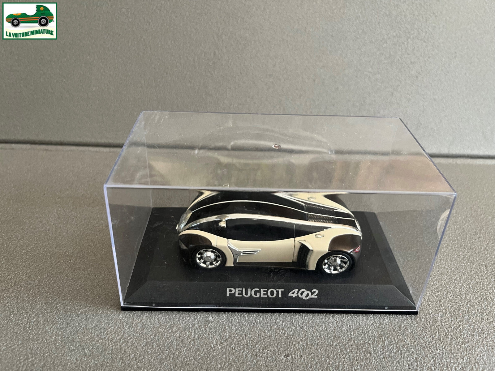 Voiture miniature Concept Car Peugeot 4002 Norev au 1/43