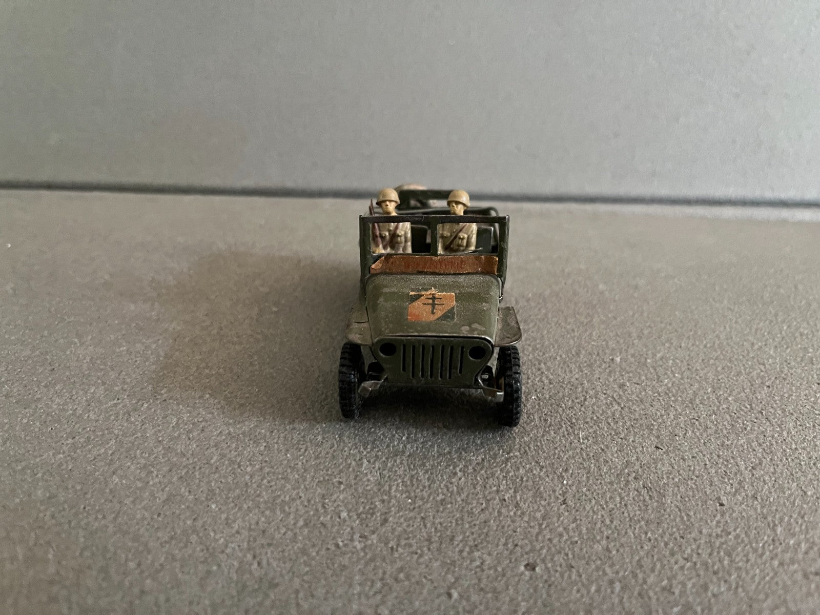 Rare Ancienne Voiture Miniature Militaire Jeep Willis Armée Tôle Modifié 1/43