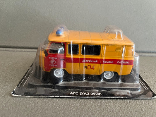 Voiture Miniature Ambulance UAZ 3909 Ixo DeAgostini URSS Pays Est Russie 1/43