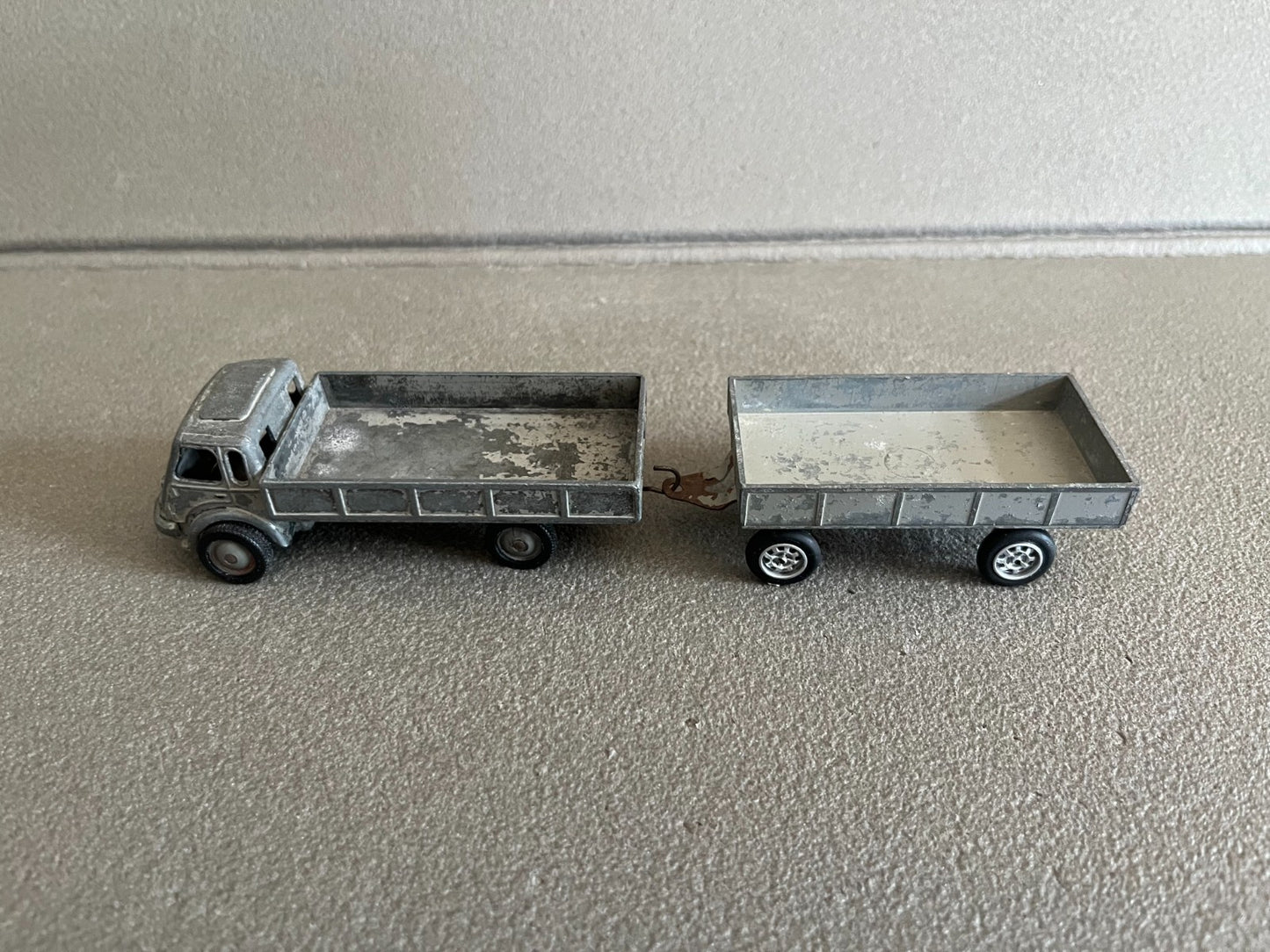 Voiture Miniature Ancienne Camion 7-T Renault CIJ Remorque France Epave