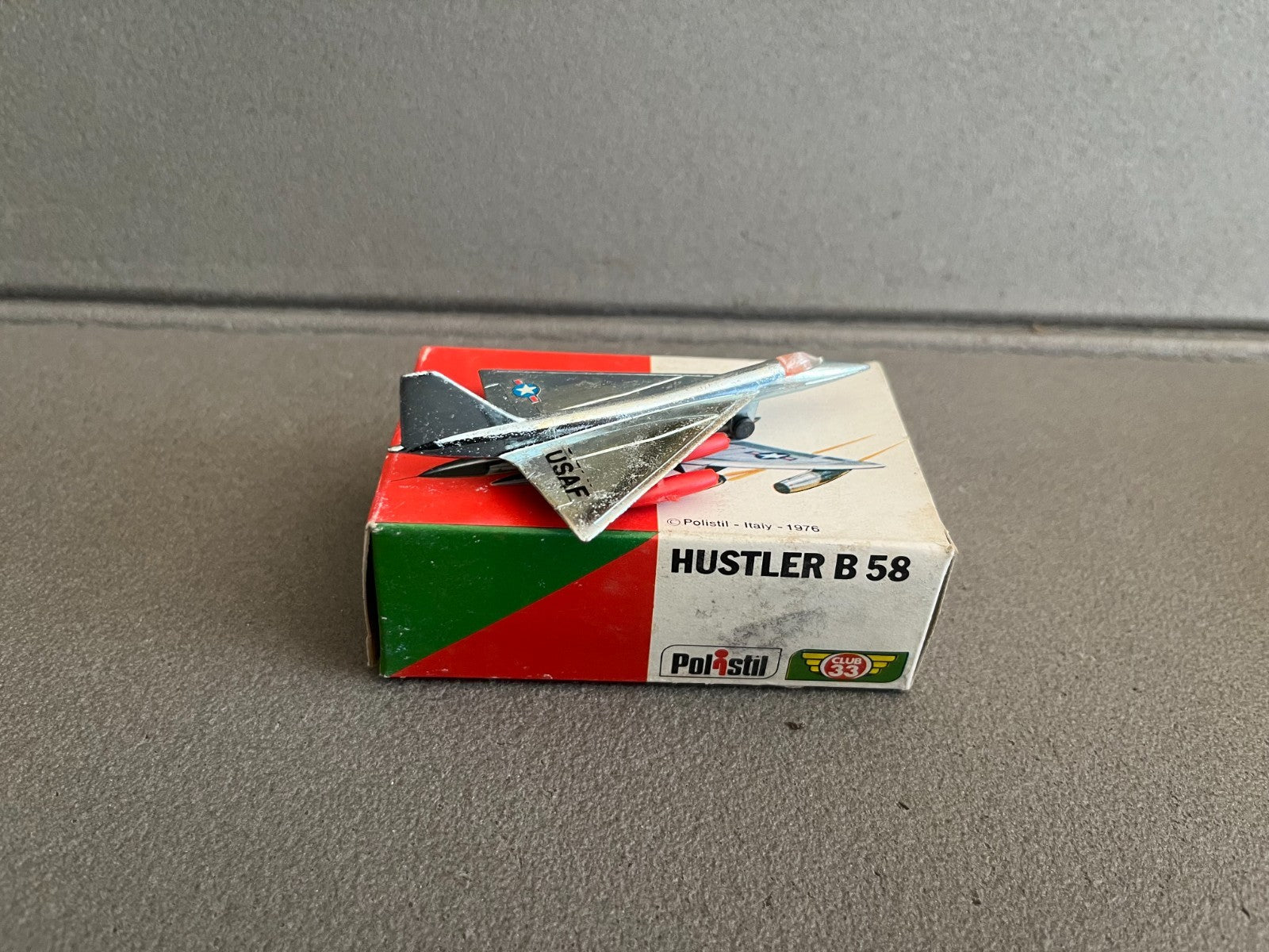 Ancien Avion miniature Militaire Hustler B 58 Club 33 Polistil 1976