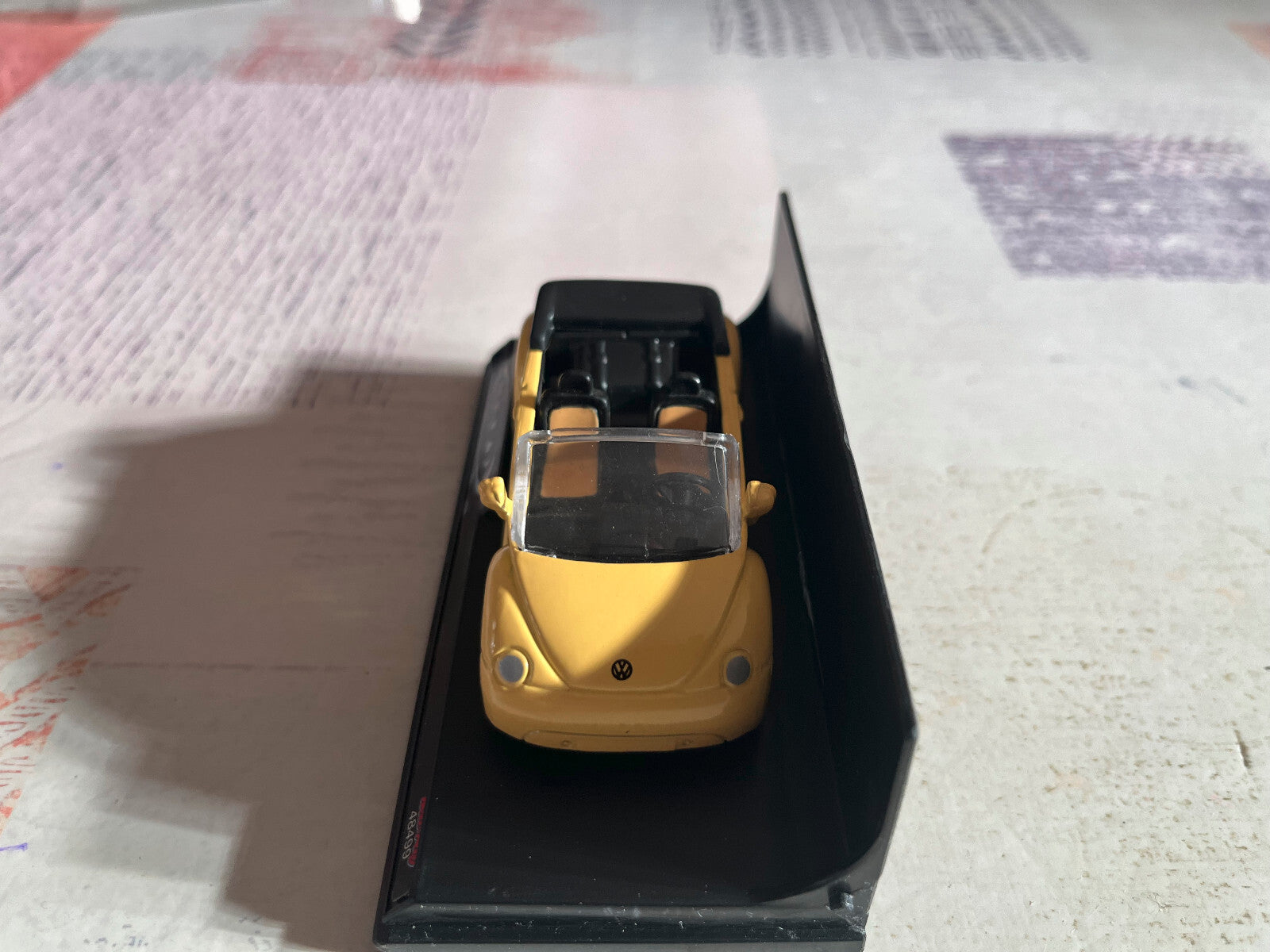 Voiture miniature Volkswagen New Beetle NewRay au 1/43