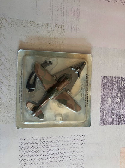 Avion miniature Militaire P-40B Tigres Volants au 1/100