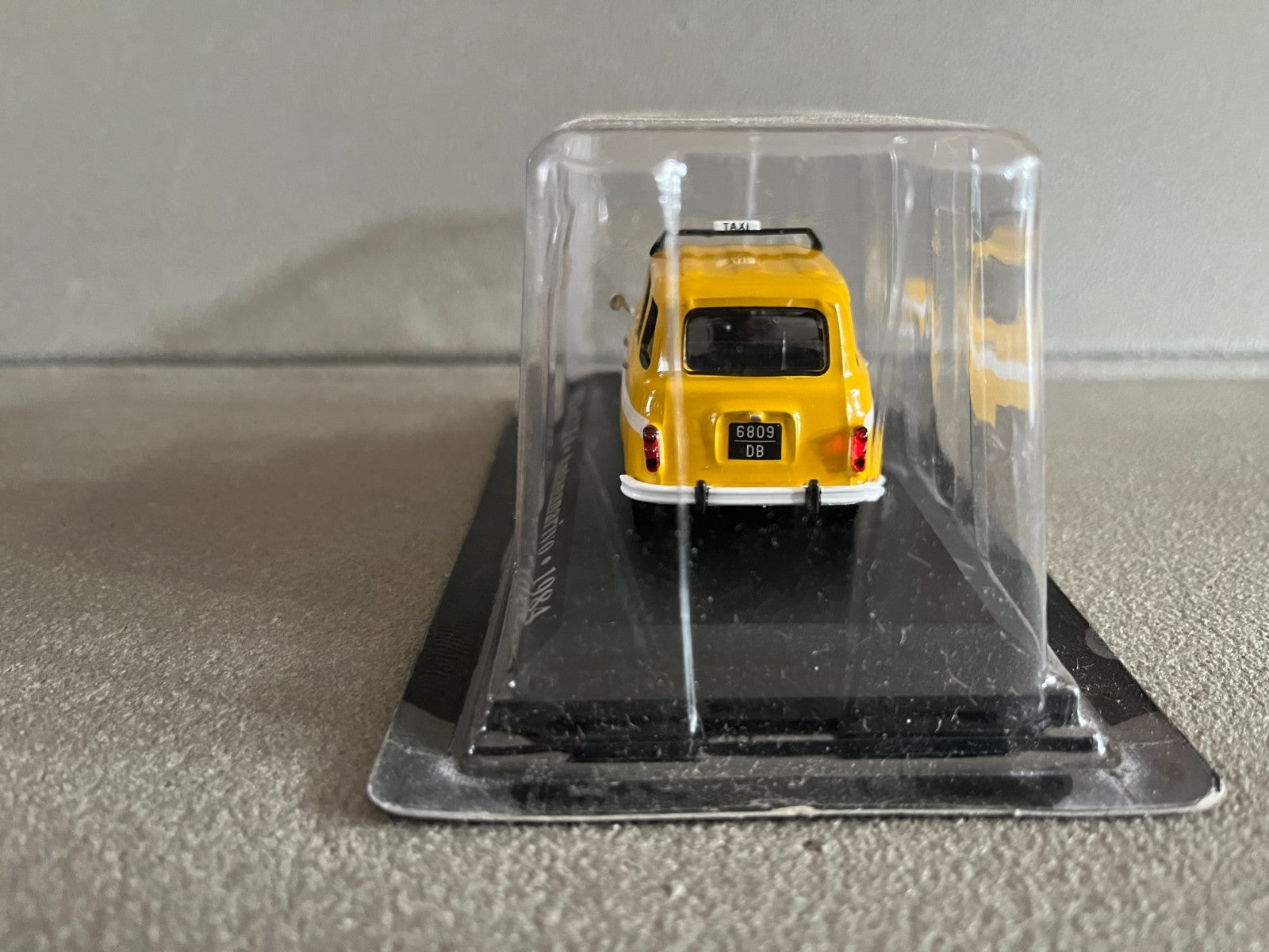 Voiture Miniature Renault 4 4L R4 Antananarivo 1984 Taxi Du Monde au 1/43 Altaya