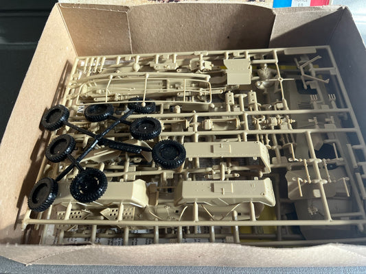 Maquette Militaire Char Tank Blindé Panzerspahwagen German Monogram 1/32