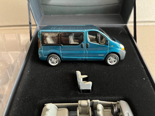 Coffret Voiture Miniature Camion Fourgon Renault Trafic Generation Norev au 1/43