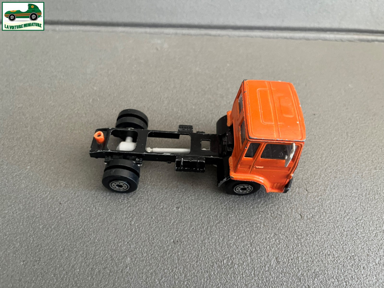 Ancienne Voiture Miniature Camion Volvo Maxi Jet Norev France Epave 1/43