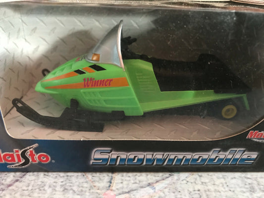 Voiture Miniature Maisto Motorized Snowmobile Scooter des neiges
