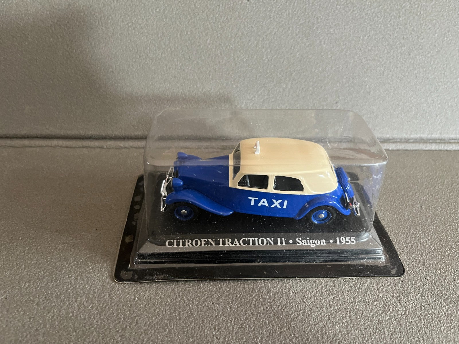 Voiture Miniature Citroen Traction 11 Saigon 1955 Taxi Du Monde au 1/43 Altaya