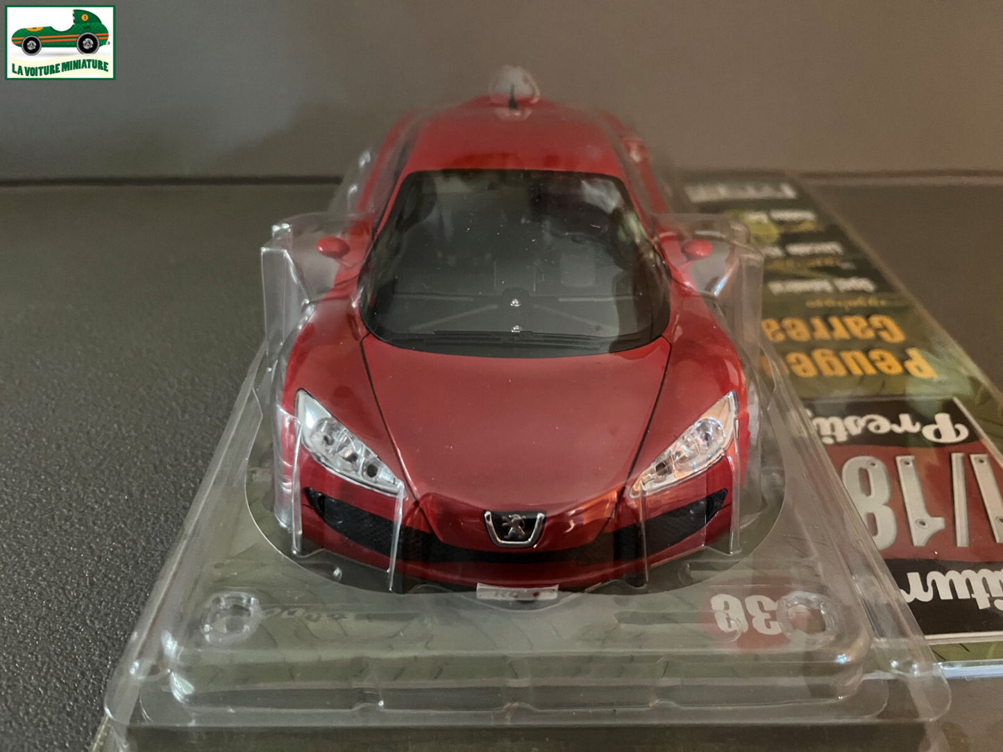 Voiture miniature Peugeot RC Carreau Solido au 1/18
