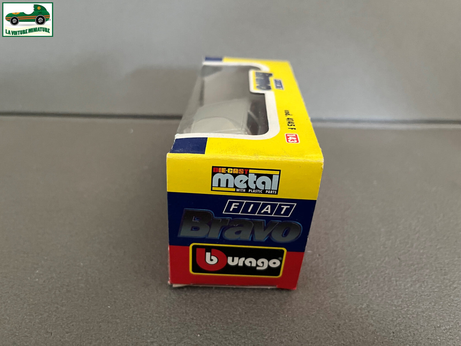 Voiture miniature Fiat Bravo cod. 4145 F Burago au 1/43