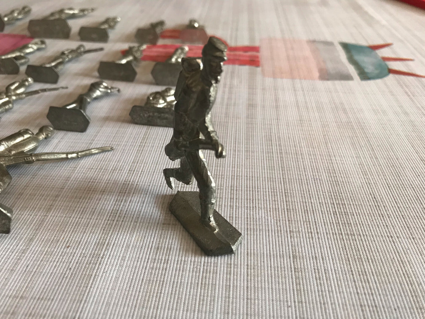 Ancien Soldat Lot de 22 Soldats Armée Militaire Métal Alu ? Zamac ? Plomb ?