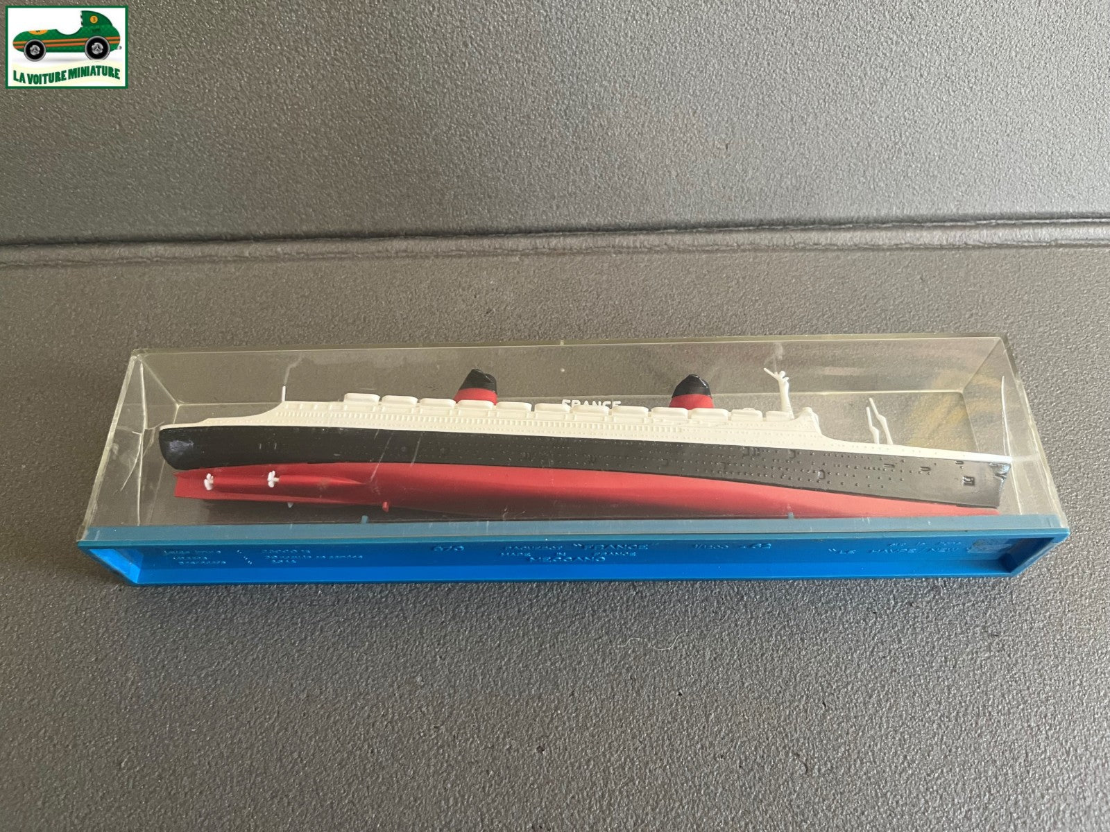 Ancien Bateau Miniature Paquebot N°870 SuperToys France Dinky Toys Meccano 1/200