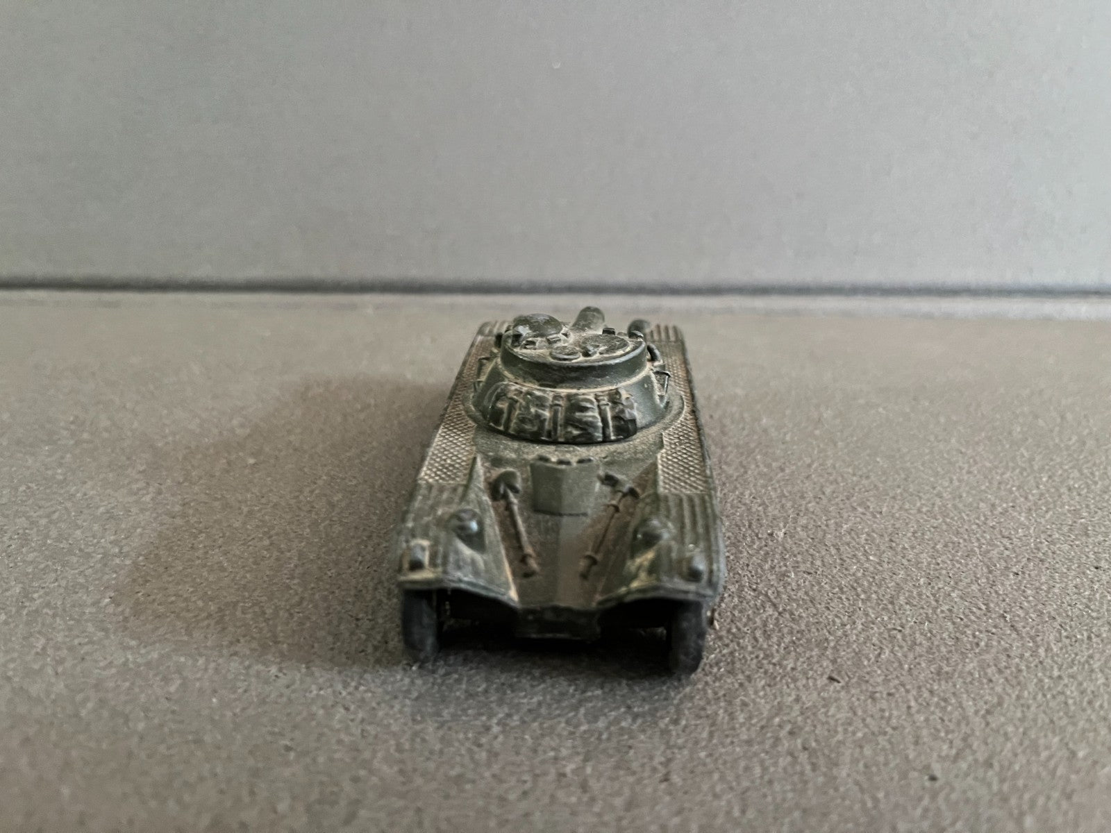 Ancienne Miniature Militaire Char EBR Panhard Dinky Toys Meccano France Epave