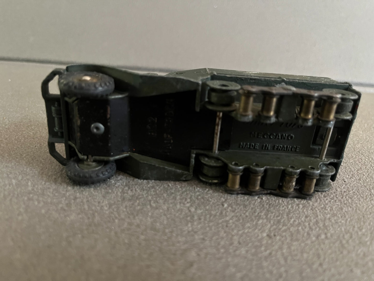Ancienne Miniature Militaire Blindé Half Track  Dinky Toys Meccano France Epave