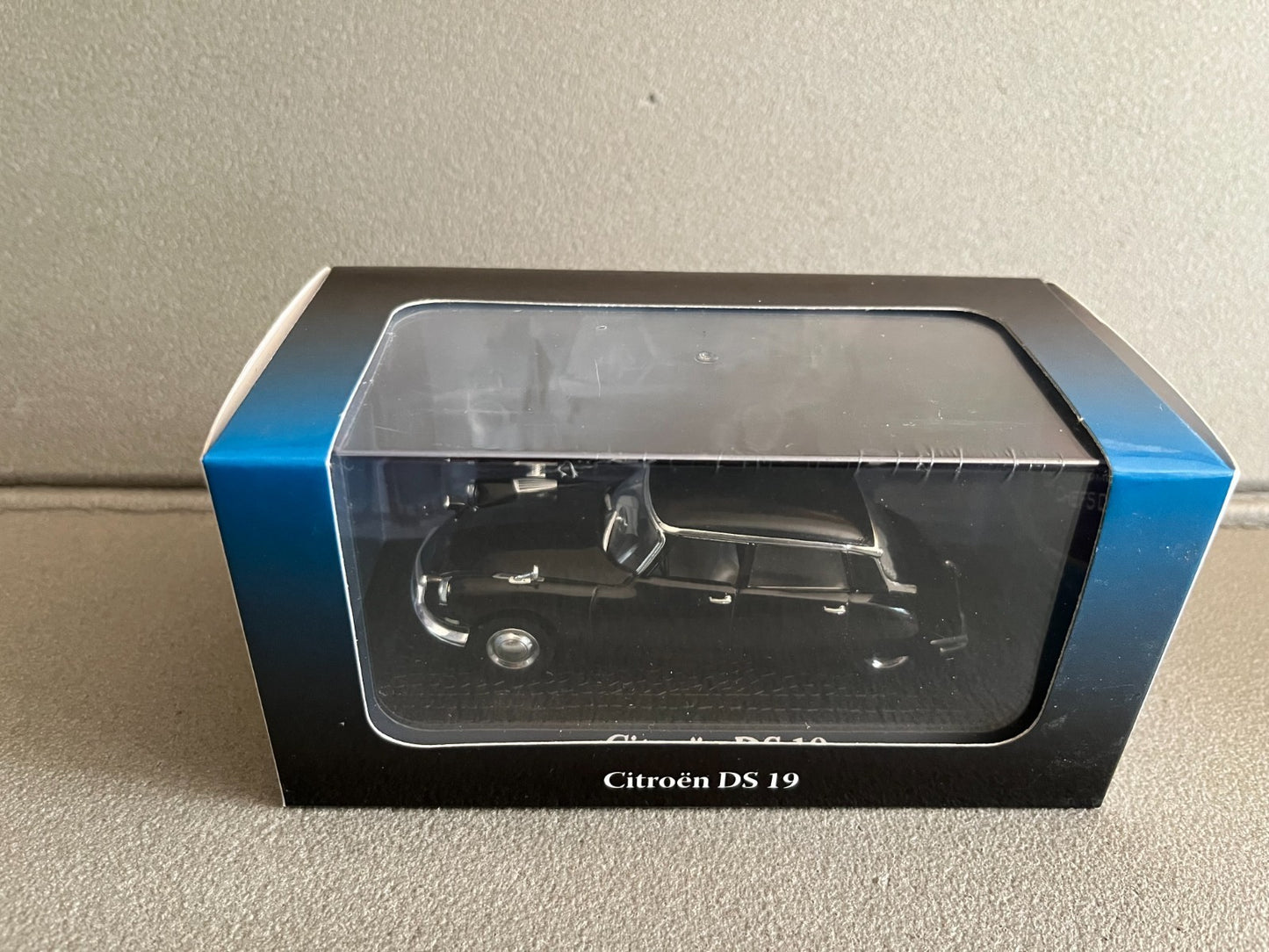 Voiture Miniature Citroen DS 19 Attentat Petit Clamart De Gaulle 1962 au 1/43