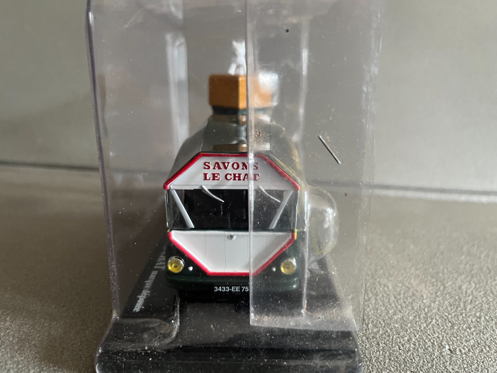 Voiture miniature Camion Renault 1400 KG Savon le Chat Auto Plus Hachette 1/43