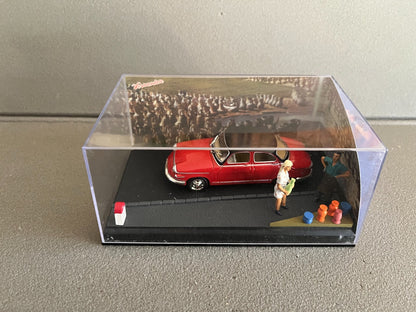 Voiture Miniature Panhard PL 17 Etape 45 La Route Bleue RN7 1/43