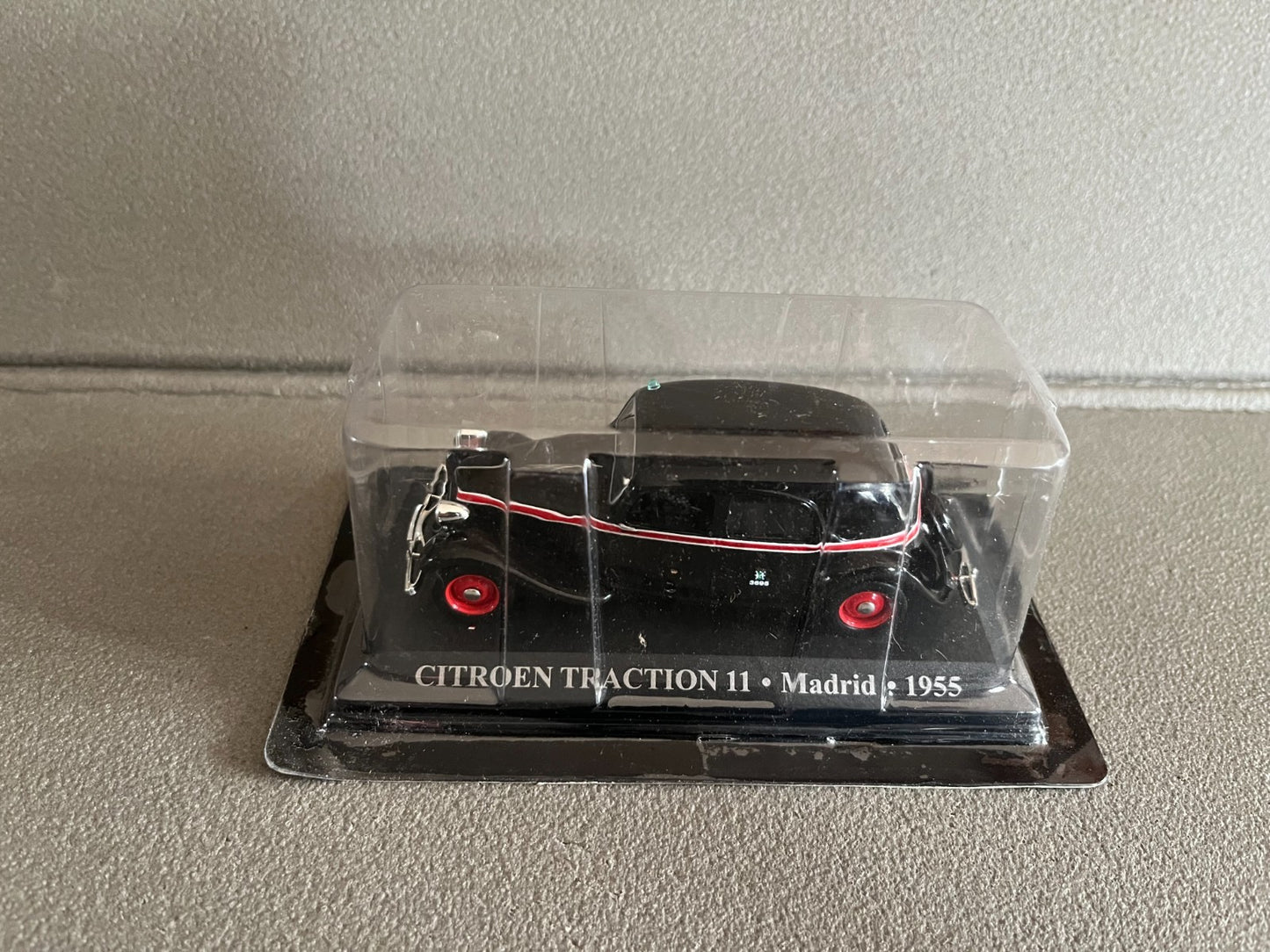 Voiture Miniature Citroen Traction 11 Madrid 1955 Taxi Du Monde au 1/43 Altaya