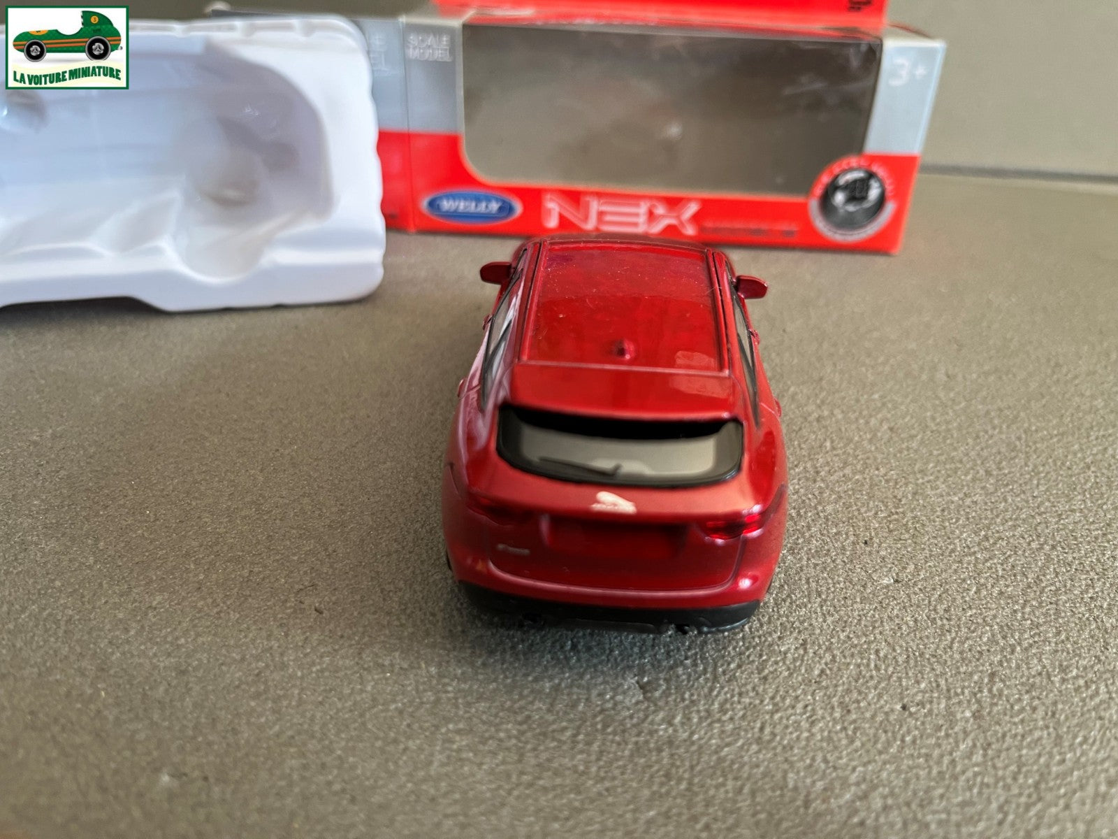 Voiture miniature Jaguar F Pace Welly 1/34 - 1/36 - 1/39