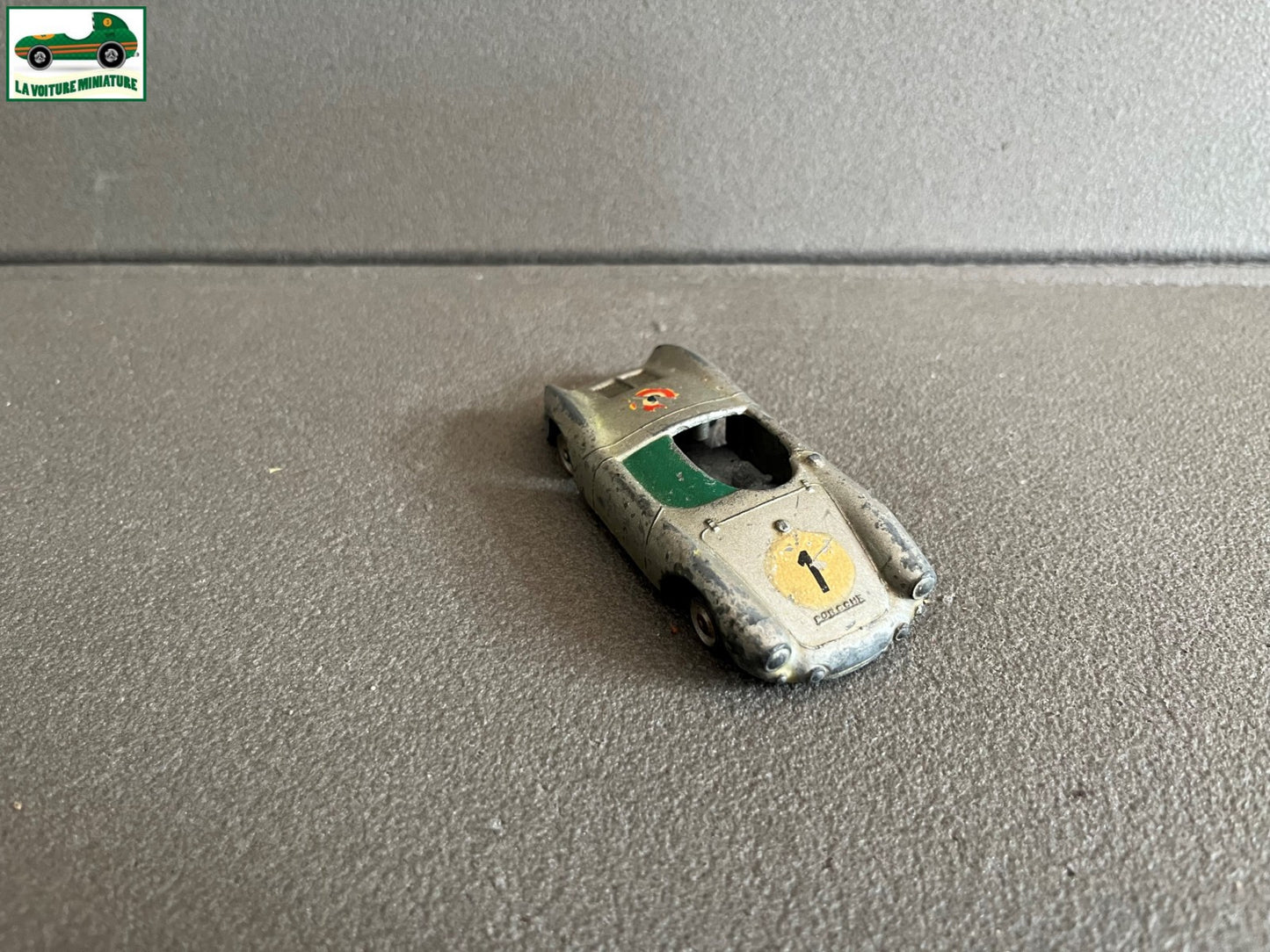 Ancienne Voiture Miniature Porsche Spyder Solido Serie 100 1/43 Epave