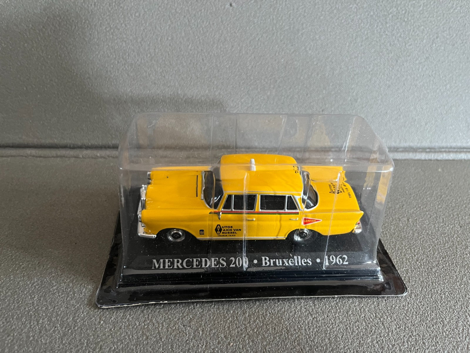 Voiture Miniature Mercedes 200 Bruxelles 1962 Taxi Du Monde au 1/43 Altaya