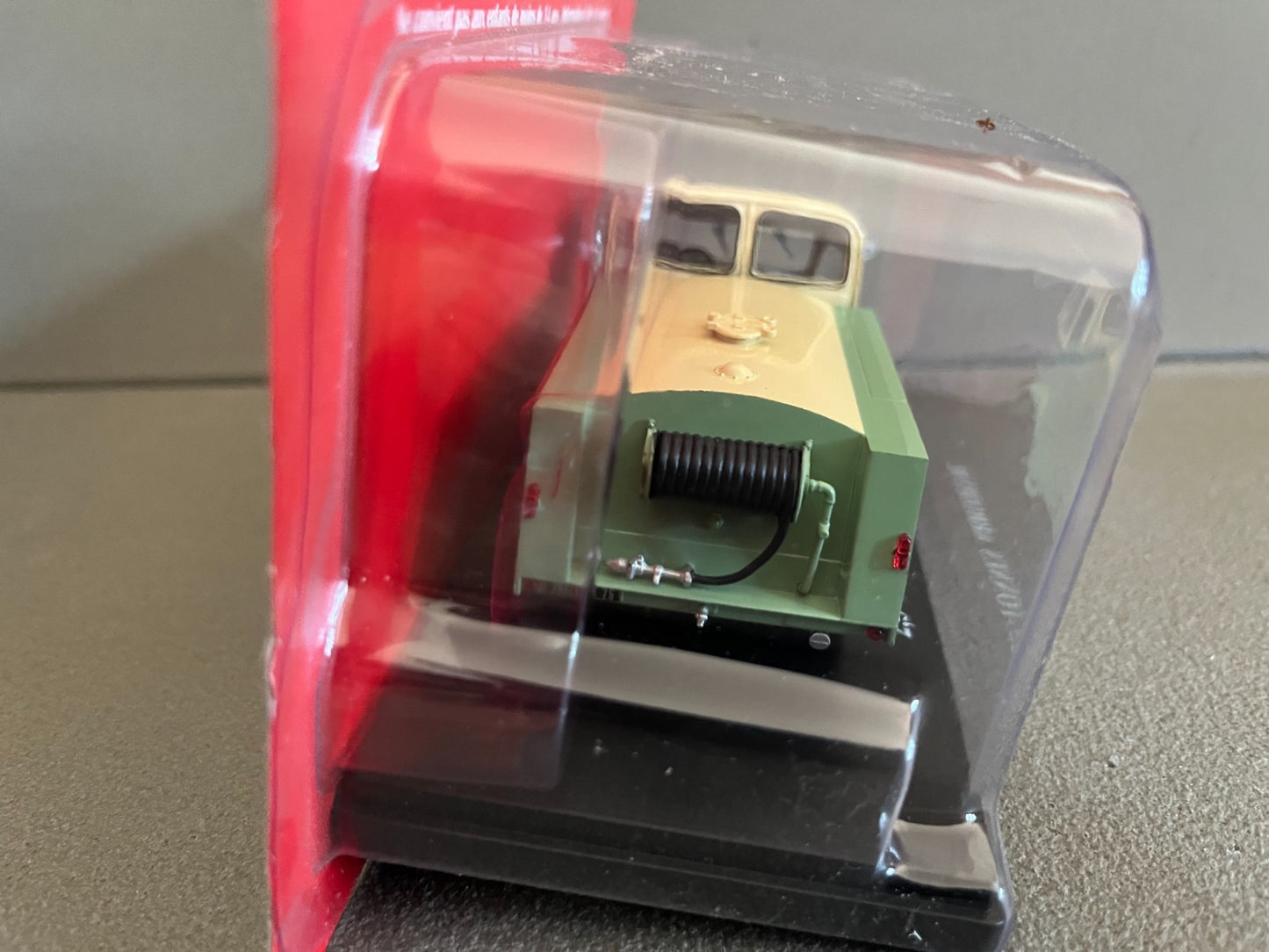 Voiture Miniature Renault 2,5 Tonnes Arroseuse Hachette 1/43