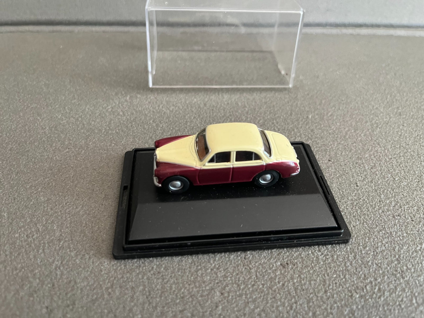 Voiture Miniature MG Zb Oxford au 1/76