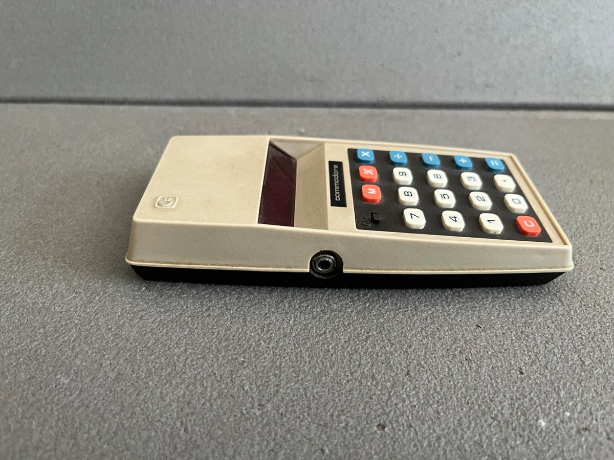 Ancienne Calculatrice Vintage Commodore 776M Made in USA Fonctionne