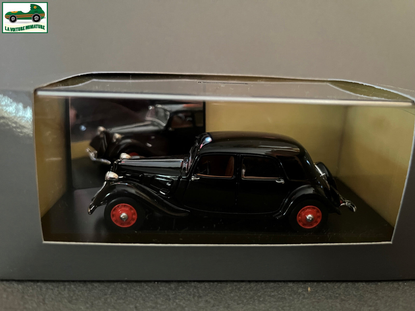 Voiture Miniature Citroen Traction 11B Berline 1939 Atlas Courtage 1/43